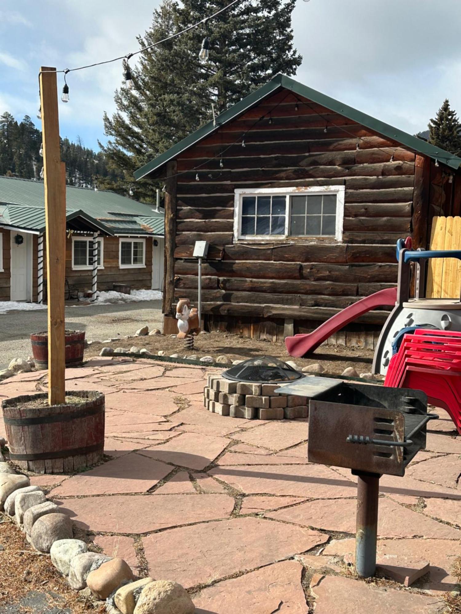 Deer Lodge Ред Ривър Екстериор снимка